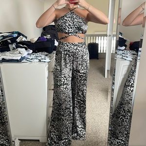 Leopard silk like top and bottom set. Set sold together